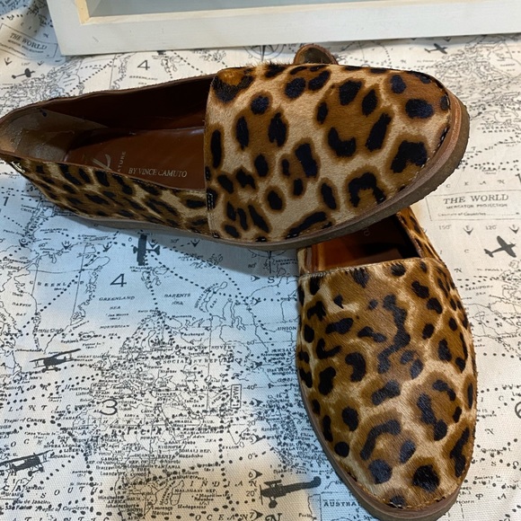 LOAFERS VINCE CAMUTO SIGNATURE SELECTION Real Calf Hair Loafers Cheetah EUC 8B - Picture 4 of 7